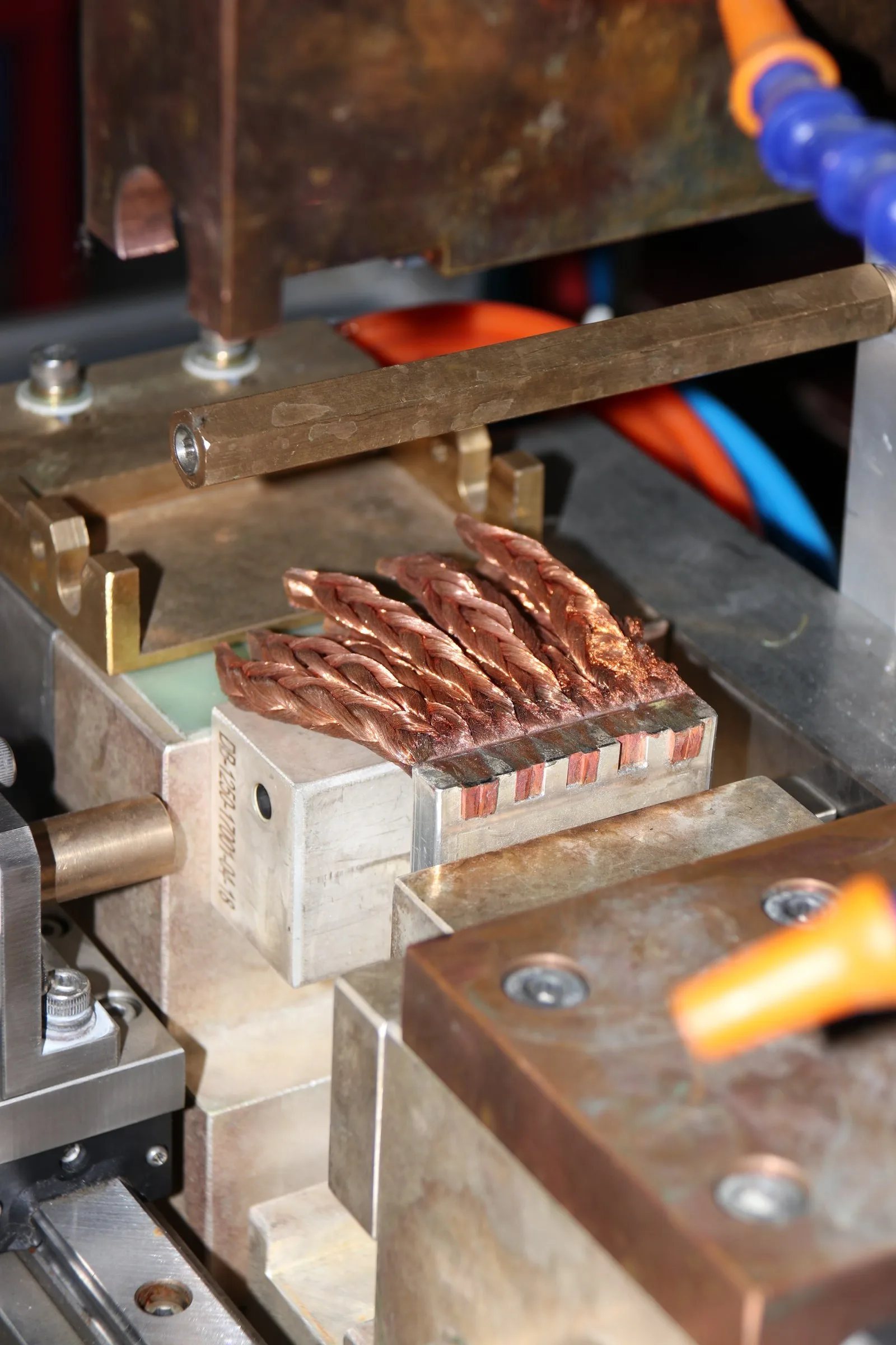 Copper conductor welded to an electrical terminal